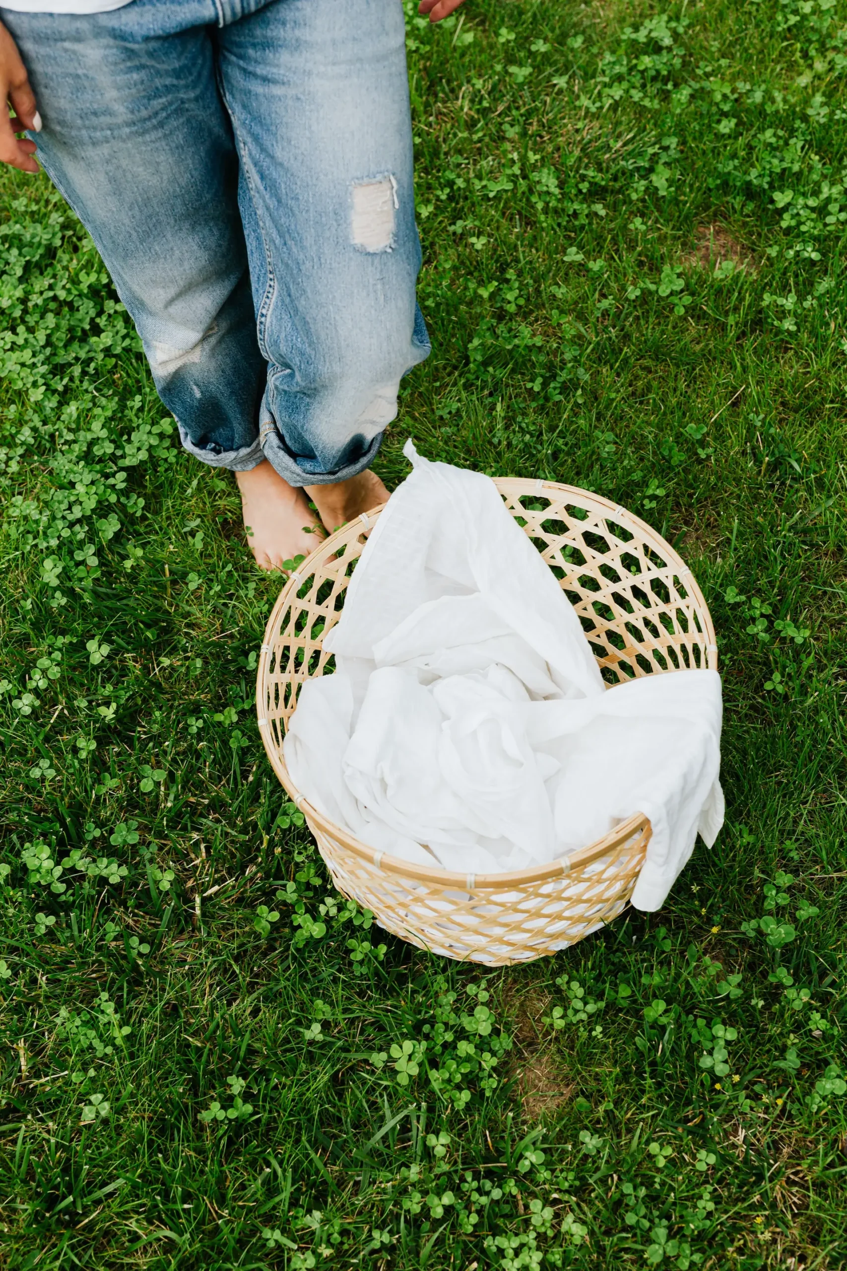 Czy wybór proszku do prania ma znaczenie dla utrzymania bieli w ubraniach?